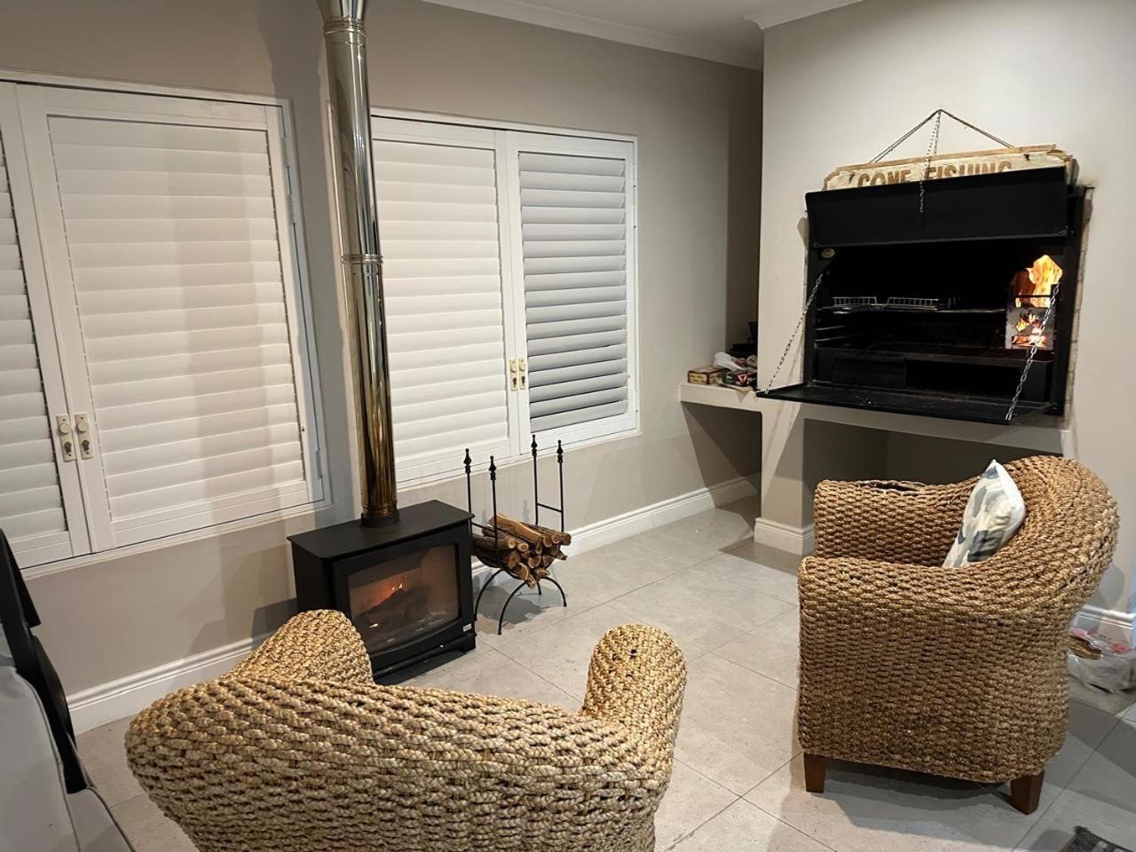 Ons C-Huis - Gansbaai Seafront Accommodation, Back-Up Power Bagian luar foto