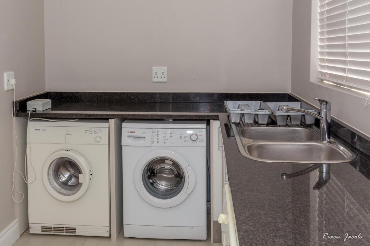 Ons C-Huis - Gansbaai Seafront Accommodation, Back-Up Power Bagian luar foto